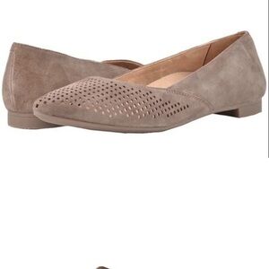 Vionic Size 9 Posey Taupe Women's Flats